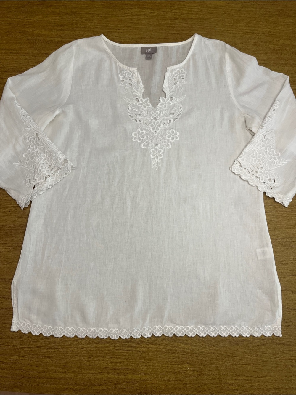 J Jill White Linen/Rayon Floral Embroidered Tunic Top, V-Neck, 3/4 Sleeves
